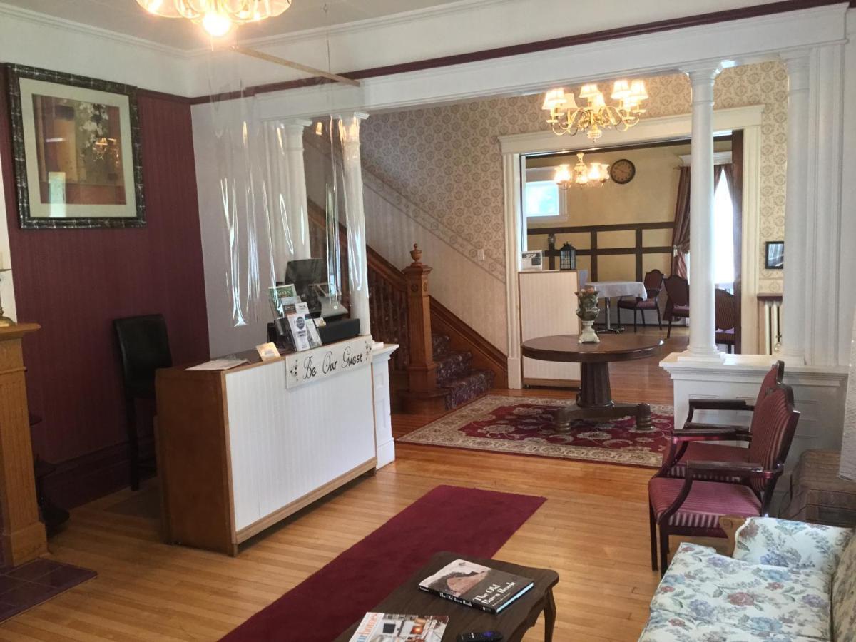Marmora And Lake Inn And Victorian Diner Екстер'єр фото