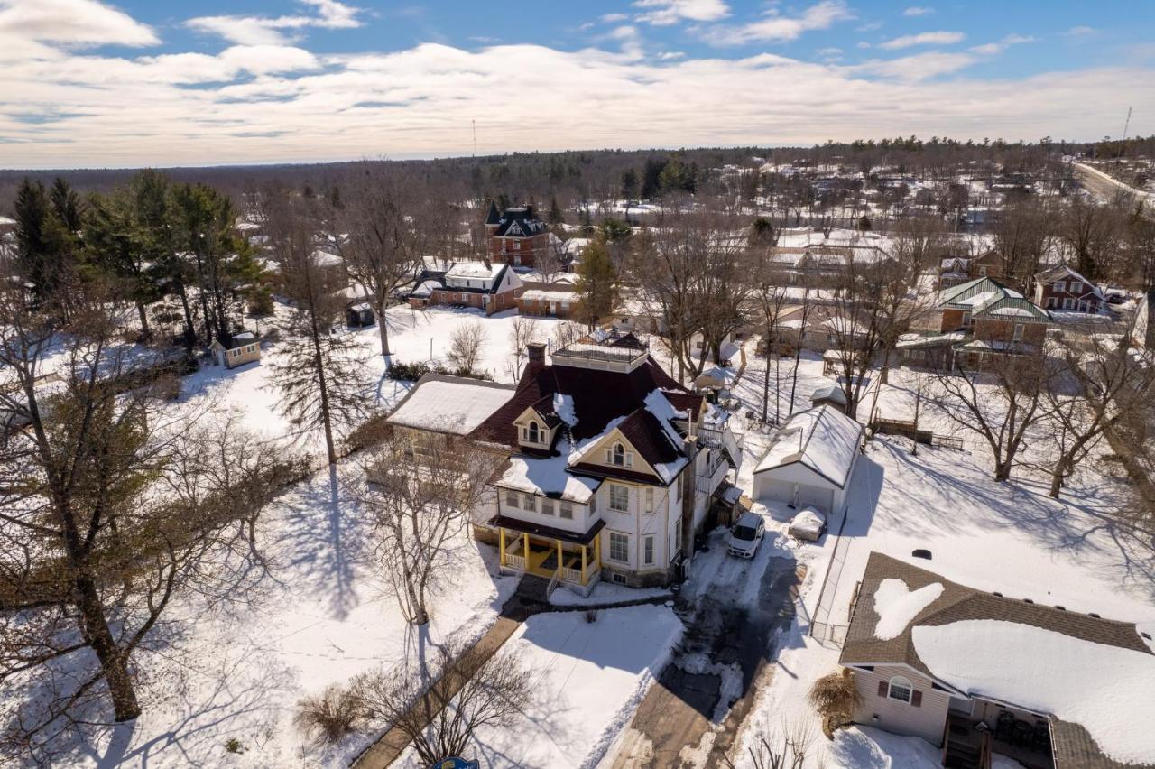 Marmora And Lake Inn And Victorian Diner Екстер'єр фото