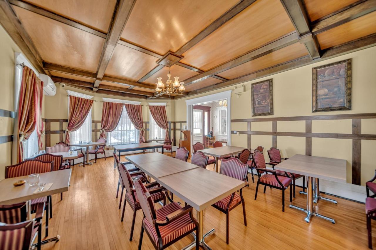 Marmora And Lake Inn And Victorian Diner Екстер'єр фото