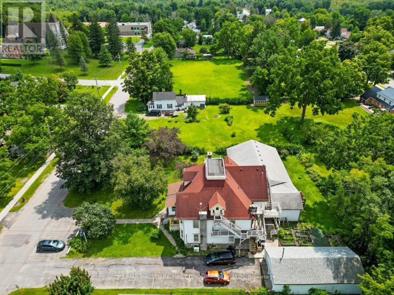 Marmora And Lake Inn And Victorian Diner Екстер'єр фото